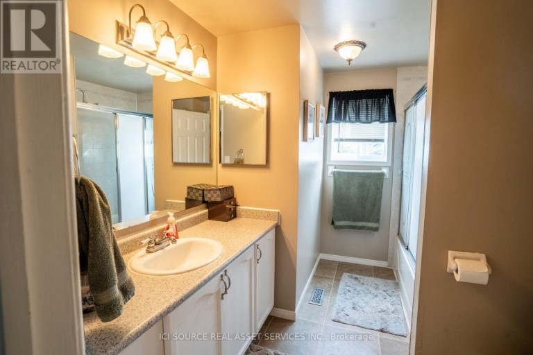 56 HERSEY CRESCENT, Barrie (Holly), Ontario, L4N8R2