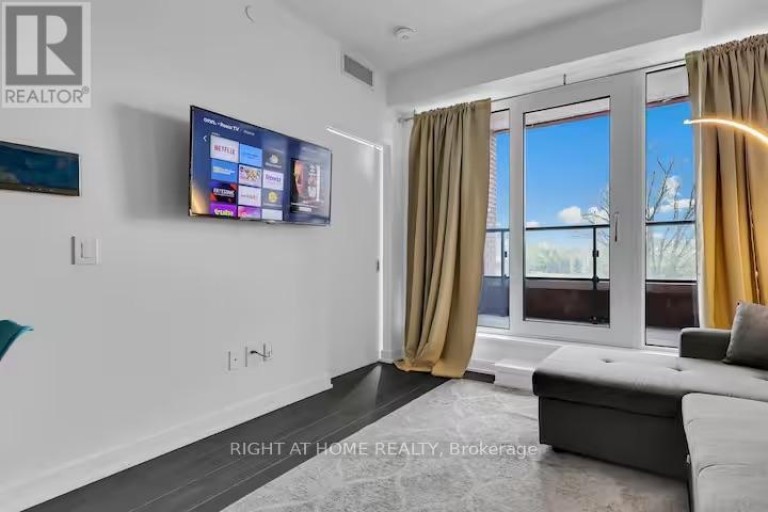 223 - 28 ANN STREET, Mississauga (Port Credit), Ontario, L5G0E1