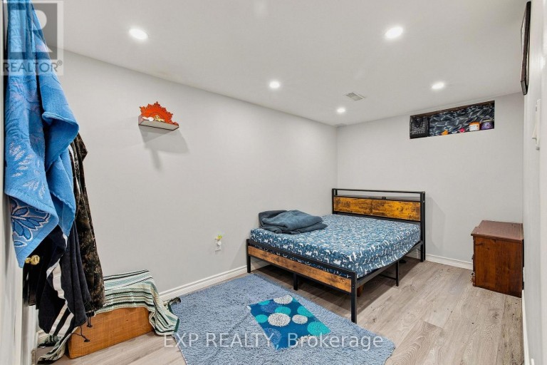 56 ASHBURY AVENUE, London South (South Y), Ontario, N6E1T1