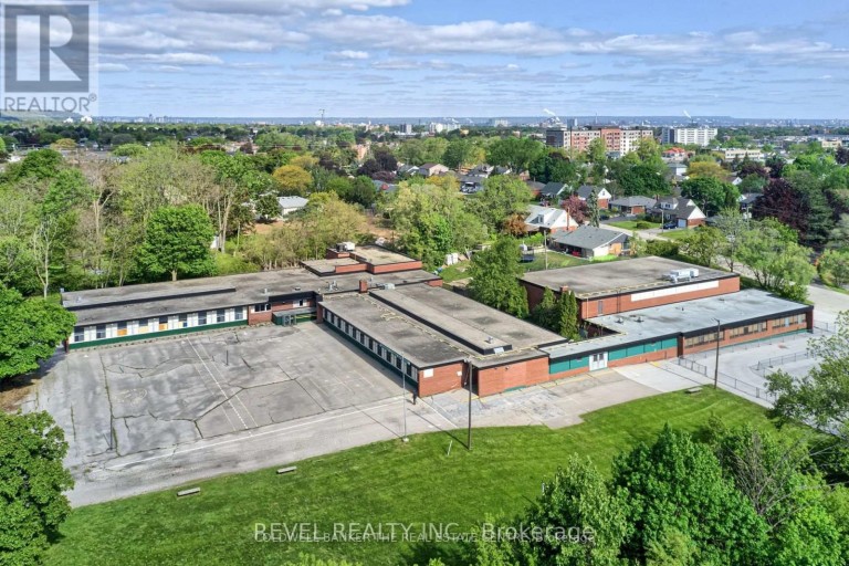 45 RANDALL AVENUE, Hamilton (Stoney Creek), Ontario, L8G2K8