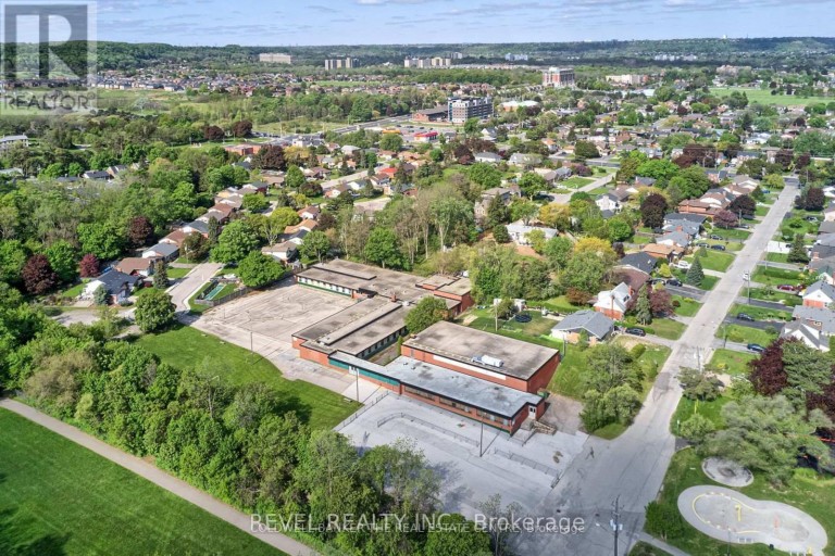 45 RANDALL AVENUE, Hamilton (Stoney Creek), Ontario, L8G2K8