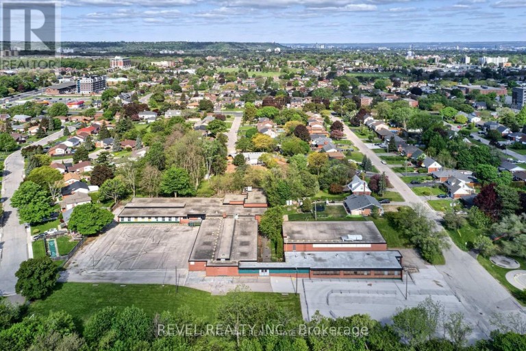 45 RANDALL AVENUE, Hamilton (Stoney Creek), Ontario, L8G2K8