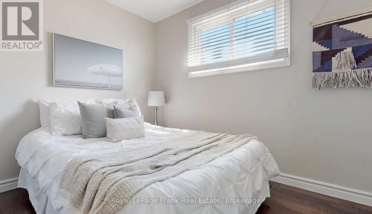 121 LABRADOR DRIVE, Oshawa (Donevan), Ontario, L1H7E4