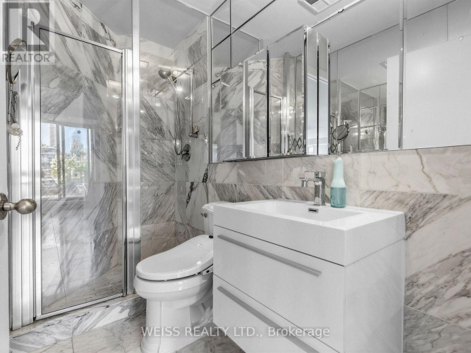 902 - 18 BEVERLEY STREET, Toronto (Kensington-Chinatown), Ontario, M5T3L2