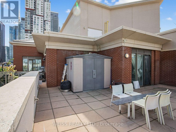 902 - 18 BEVERLEY STREET, Toronto (Kensington-Chinatown), Ontario, M5T3L2