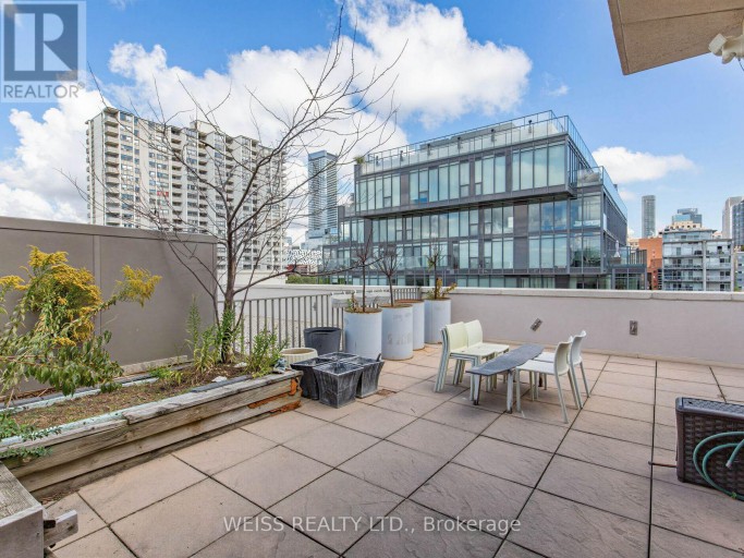 902 - 18 BEVERLEY STREET, Toronto (Kensington-Chinatown), Ontario, M5T3L2