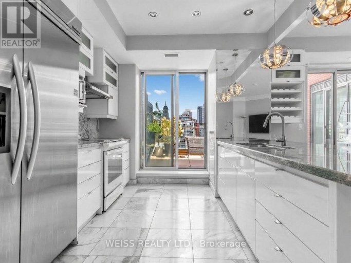 902 - 18 BEVERLEY STREET, Toronto (Kensington-Chinatown), Ontario, M5T3L2