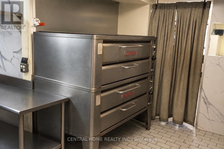 10123 YONGE STREET, Richmond Hill (Crosby), Ontario, L4C1T7