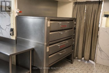 10123 YONGE STREET Richmond Hill (Crosby) Ontario photo 9