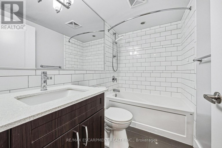 211 - 2061 PROSPECT STREET, Burlington (Brant), Ontario, L7R1Z2