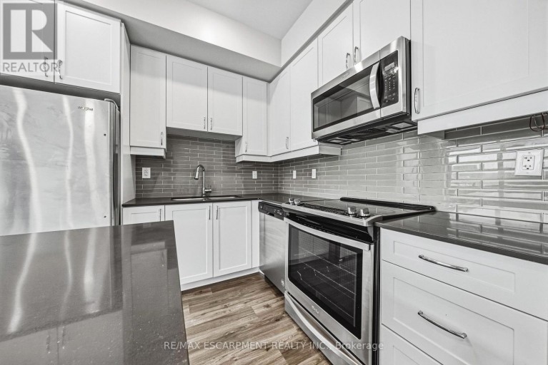 211 - 2061 PROSPECT STREET, Burlington (Brant), Ontario, L7R1Z2