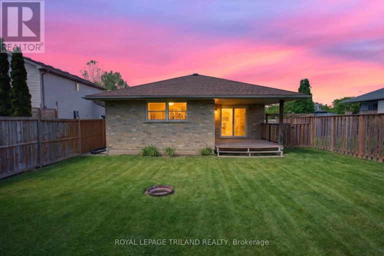 48 COTTONWOOD DRIVE, St. Thomas, Ontario, N5P4M7