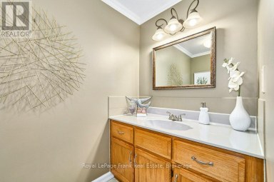 1006 CARDINAL COURT Oshawa (Eastdale) Ontario photo 32