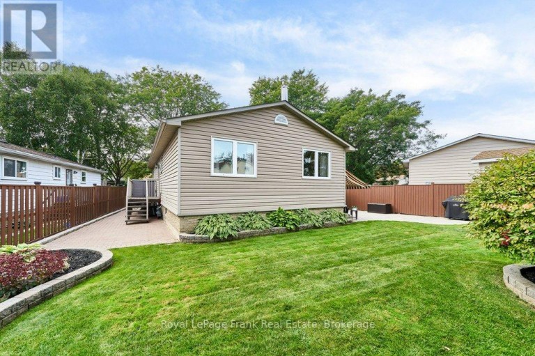 1006 CARDINAL COURT, Oshawa (Eastdale), Ontario, L1G6Y4