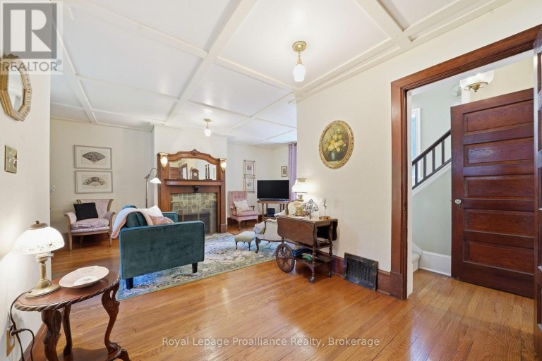 195 MACLELLAN AVENUE, Quinte West (Trenton Ward), Ontario, K8V5J5