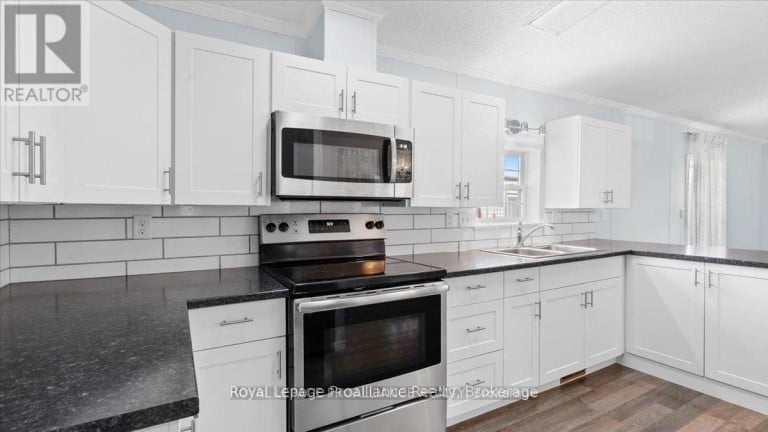 18 - 311 DUNDAS STREET E, Quinte West (Trenton Ward), Ontario, K8V1M1
