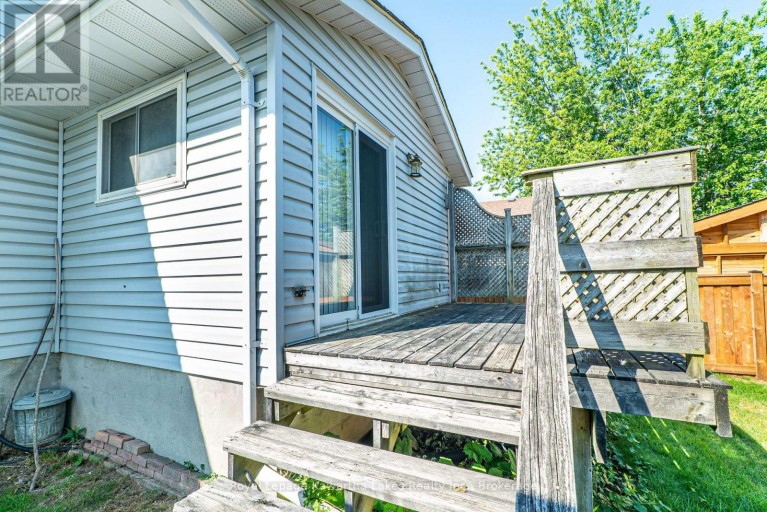 182 COLBORNE STREET W, Kawartha Lakes (Lindsay), Ontario, K9V6A1
