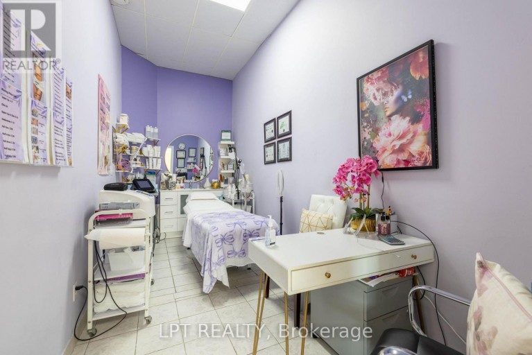 3 - 15461 YONGE STREET, Aurora (Aurora Village), Ontario, L4G1P3