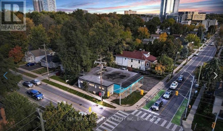 3 - 44 CENTRE STREET N, Brampton (Queen Street Corridor), Ontario, L6V1S8