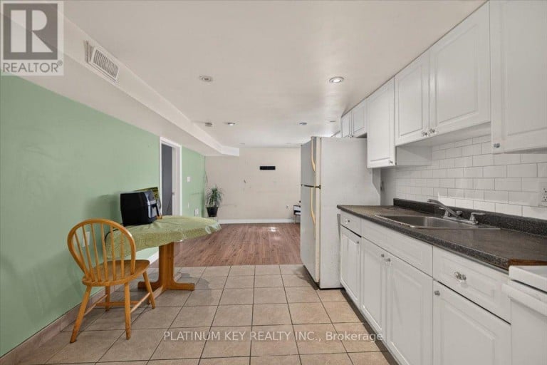15 GARLAND CRESCENT, London East (East I), Ontario, N5V1N4
