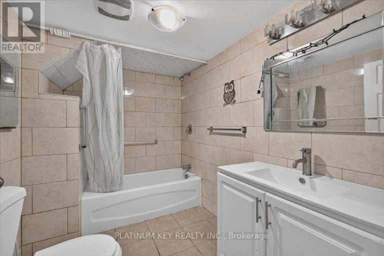15 GARLAND CRESCENT, London East (East I), Ontario, N5V1N4