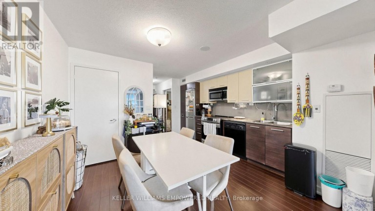539 - 8 TELEGRAM MEWS, Toronto (Waterfront Communities), Ontario, M5V3Z5