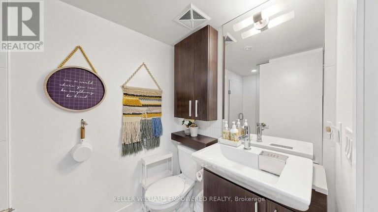 539 - 8 TELEGRAM MEWS, Toronto (Waterfront Communities), Ontario, M5V3Z5
