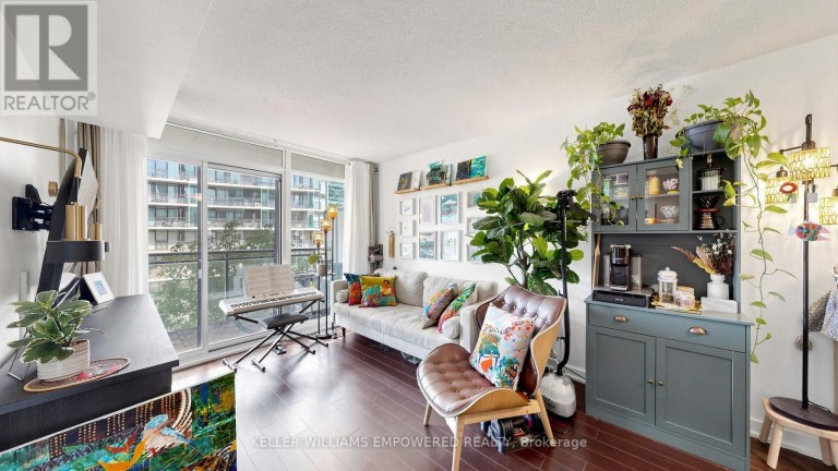539 - 8 TELEGRAM MEWS, Toronto (Waterfront Communities), Ontario, M5V3Z5