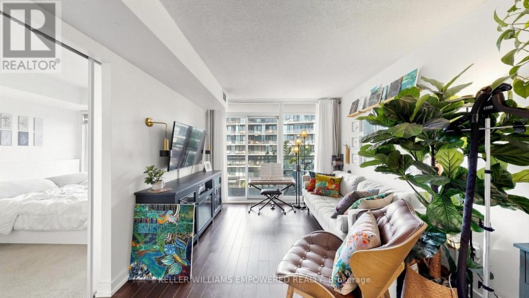 539 - 8 TELEGRAM MEWS, Toronto (Waterfront Communities), Ontario, M5V3Z5