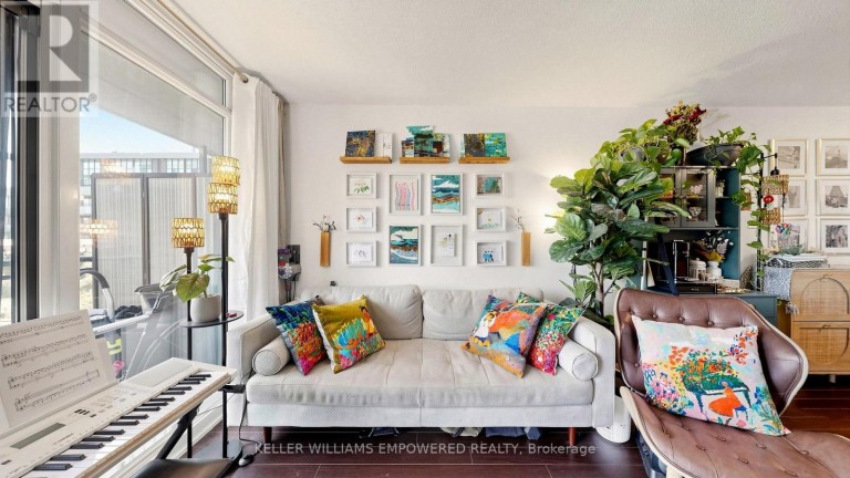 539 - 8 TELEGRAM MEWS, Toronto (Waterfront Communities), Ontario, M5V3Z5