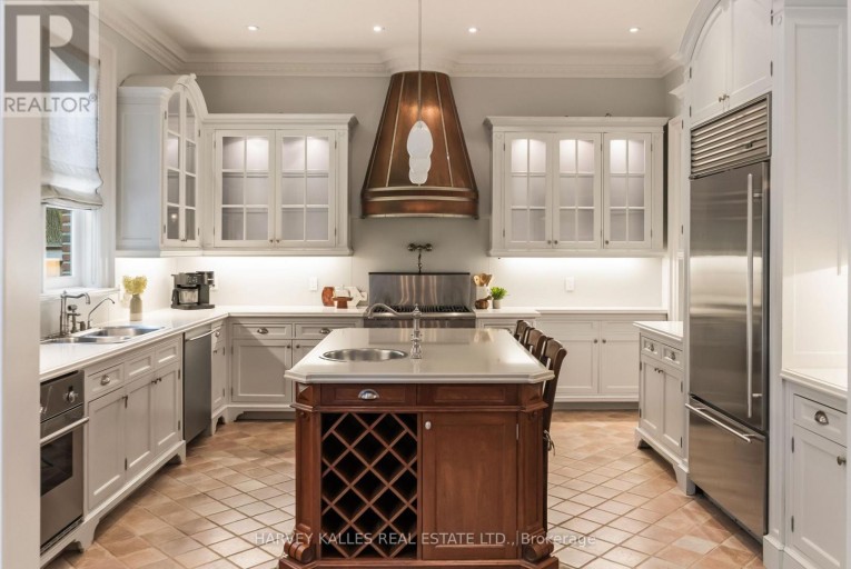 250 FOREST HILL ROAD, Toronto (Forest Hill South), Ontario, M5P2N5
