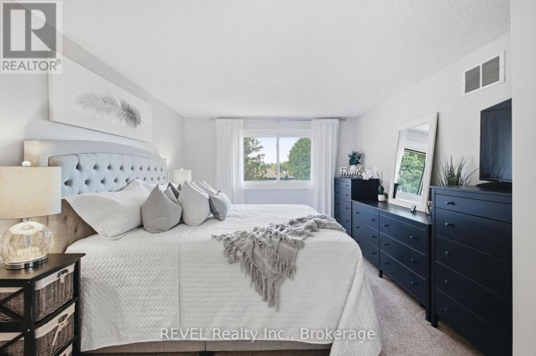 1298 PINEHURST AVENUE, Oshawa (Donevan), Ontario, L1H8G5