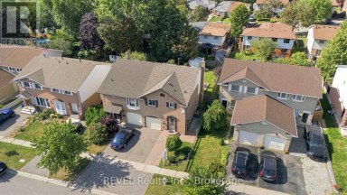 1298 PINEHURST AVENUE Oshawa (Donevan) Ontario photo 2