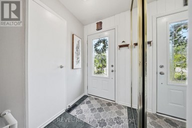 1298 PINEHURST AVENUE Oshawa (Donevan) Ontario photo 3
