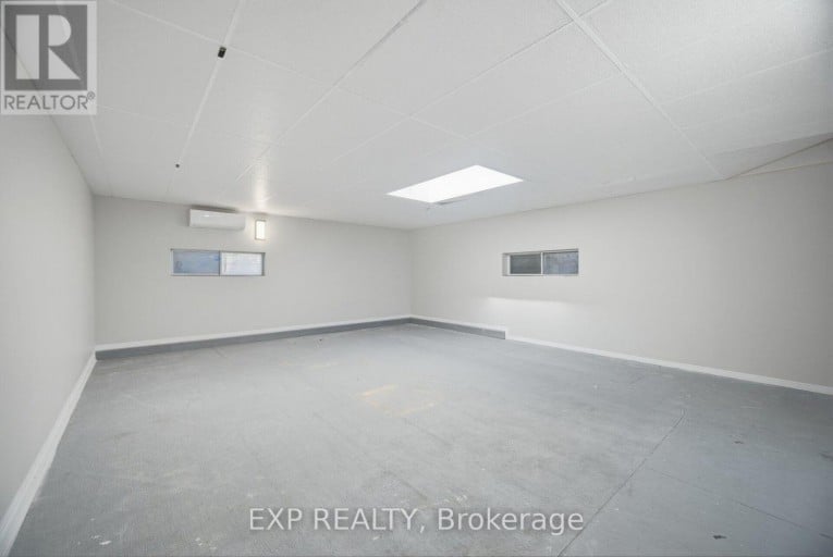 30 HERKLEY DRIVE, Brampton (Madoc), Ontario, L6V2E8