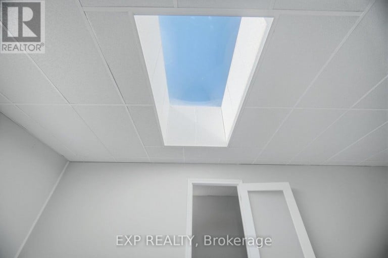 30 HERKLEY DRIVE, Brampton (Madoc), Ontario, L6V2E8