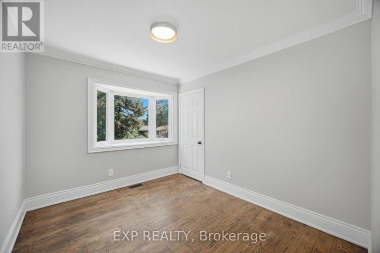 30 HERKLEY DRIVE, Brampton (Madoc), Ontario, L6V2E8