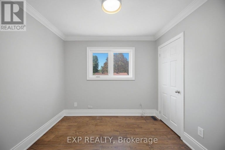 30 HERKLEY DRIVE, Brampton (Madoc), Ontario, L6V2E8