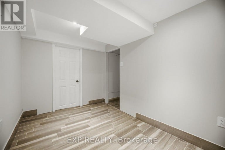 30 HERKLEY DRIVE, Brampton (Madoc), Ontario, L6V2E8