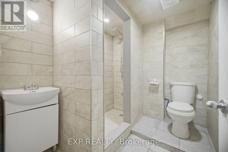 30 HERKLEY DRIVE, Brampton (Madoc), Ontario, L6V2E8