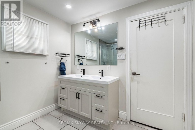 1230 DUKE STREET, Cambridge, Ontario, N3H3V7