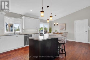 3471 COUNTY 3 ROAD Prince Edward County (Ameliasburg Ward) Ontario photo 9