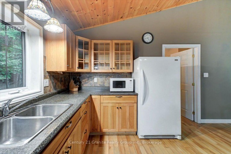 649 MADAWASKA ROAD, Hastings Highlands (Wicklow Ward), Ontario, K0L2S0