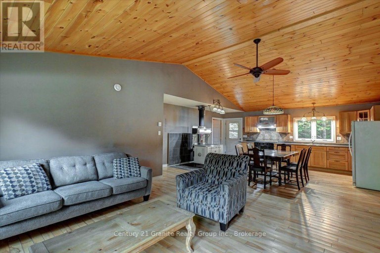 649 MADAWASKA ROAD, Hastings Highlands (Wicklow Ward), Ontario, K0L2S0