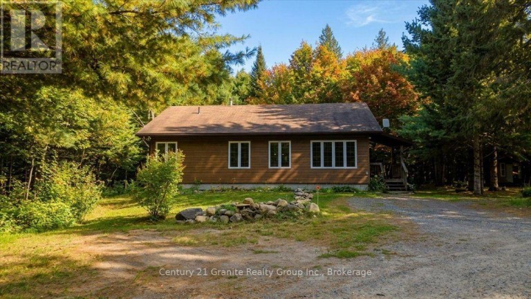 649 MADAWASKA ROAD, Hastings Highlands (Wicklow Ward), Ontario, K0L2S0