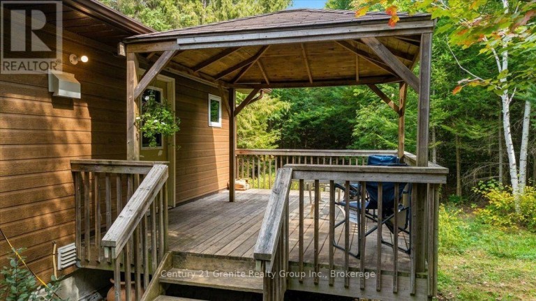 649 MADAWASKA ROAD, Hastings Highlands (Wicklow Ward), Ontario, K0L2S0