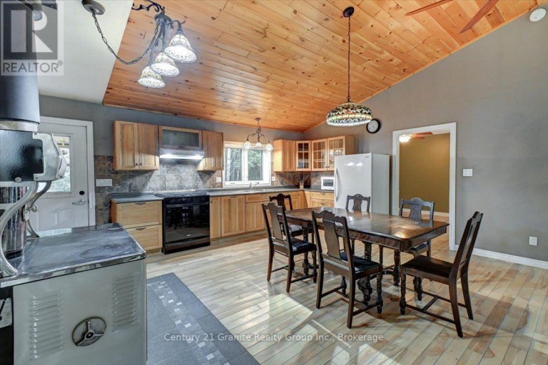 649 MADAWASKA ROAD, Hastings Highlands (Wicklow Ward), Ontario, K0L2S0
