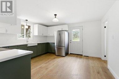 16 STORE STREET Prince Edward County (Hillier Ward) Ontario photo 17