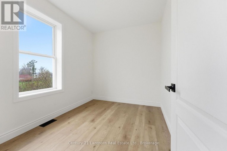 16 STORE STREET, Prince Edward County (Hillier Ward), Ontario, K0K1T0