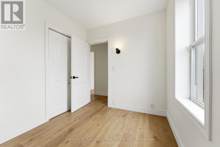 16 STORE STREET, Prince Edward County (Hillier Ward), Ontario, K0K1T0